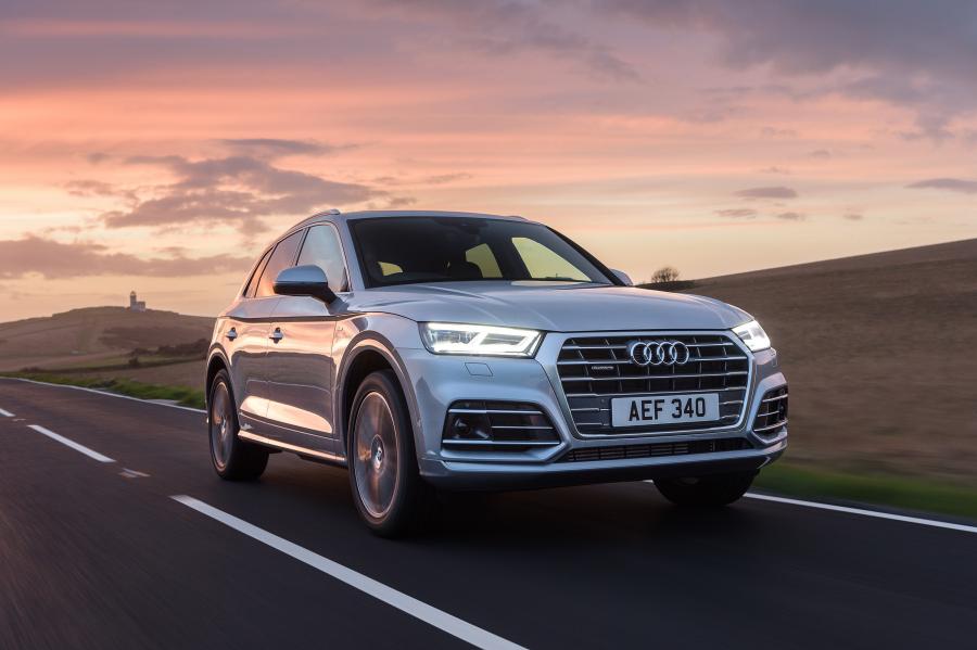  Audi Q5 TFSI Quattro S-Line 2017 года  (UK) (фото 30 из 40)